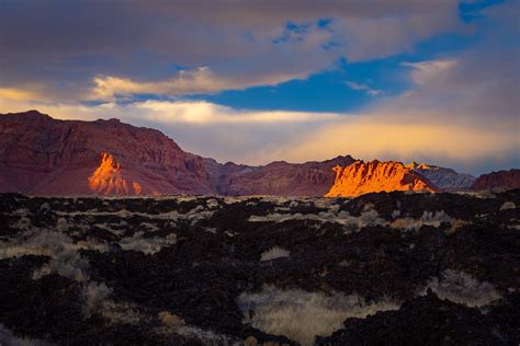 Dwelling Among Clouds Embraces Tranquility and Mystical Beauty!