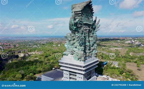 The Garuda Wisnu Kencana Statue: A Majestic Colossus Embracing Balinese Divinity!